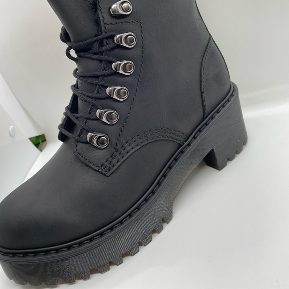 COPY - Dr Martens LEONA FAUX FUR PLATFORM LEATHER BOOTS - Picture 14 of 16